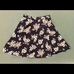 Banana Republic Blue white flowering skirt size 2